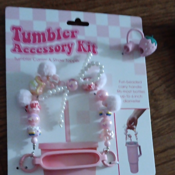 Tumbler Accessory Kit with Choice Of Pink Or Purple Charms NWT - Picture 2 of 10